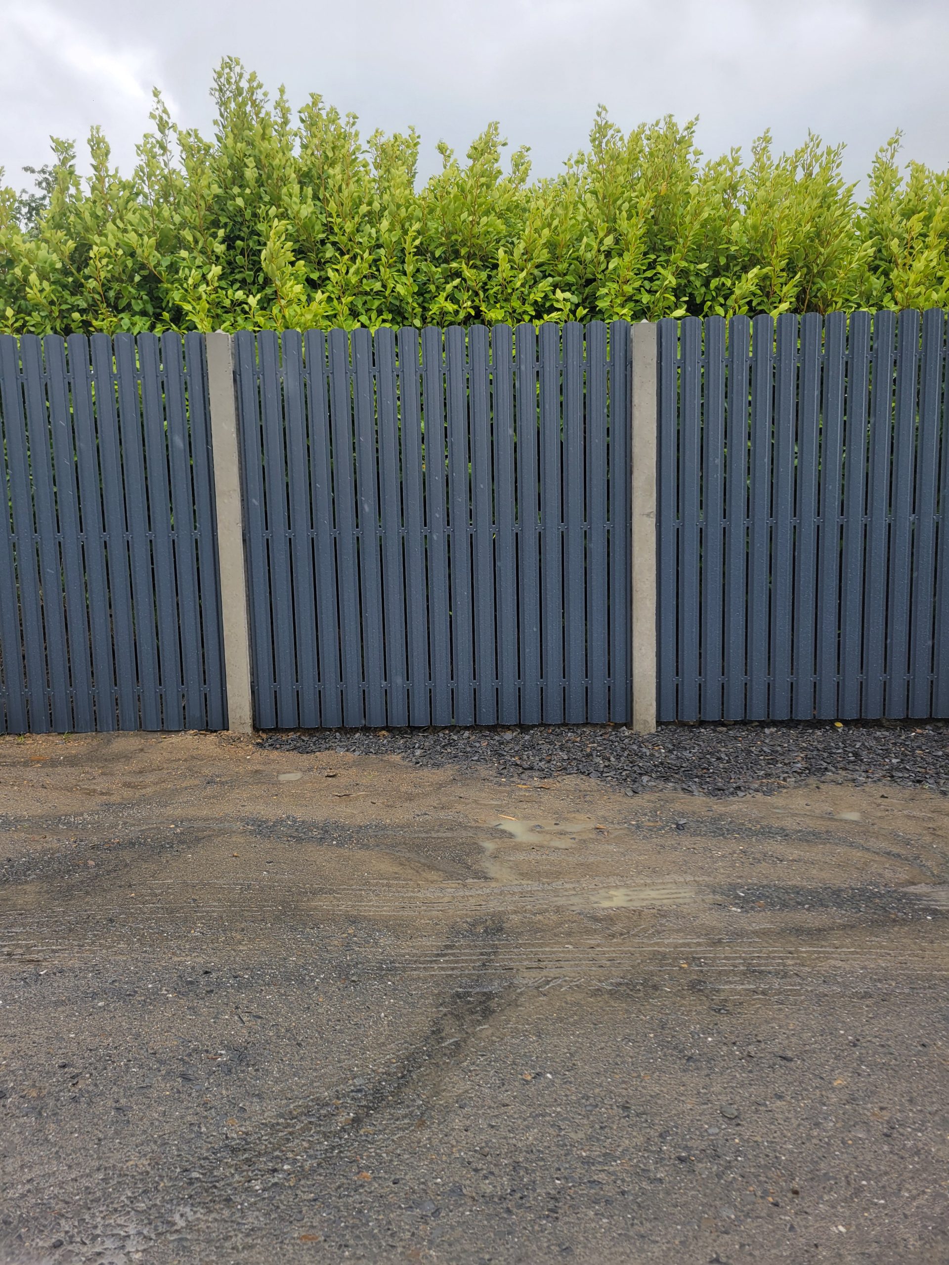 Panneaux de clôture à piquets en métal (Omega) – Image 3